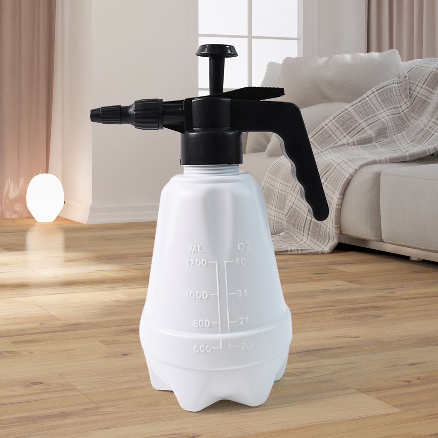 1.5L Heavy-Duty Plastic Pressure Spray Bottle with Adjustable Nozzle